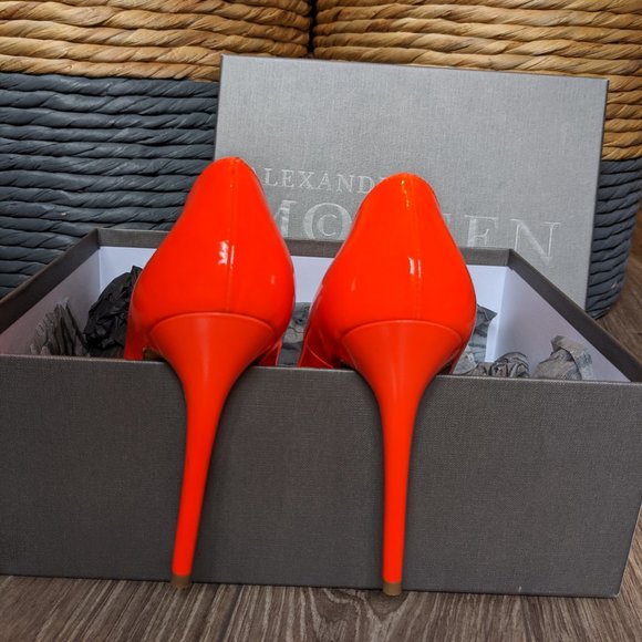 EUC (W36) - McQUEEN Neon Orange Pump - Picture 6 of 11